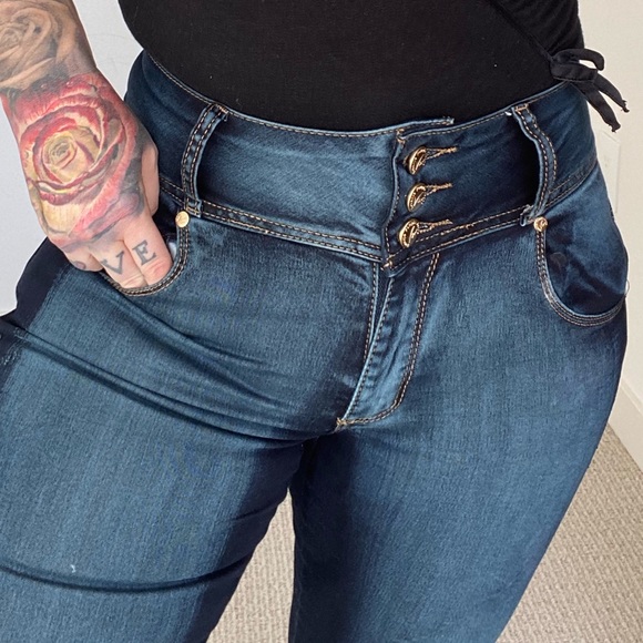 New and improved 2020 Butt lifting shaping Tushy - Picture 5 of 7